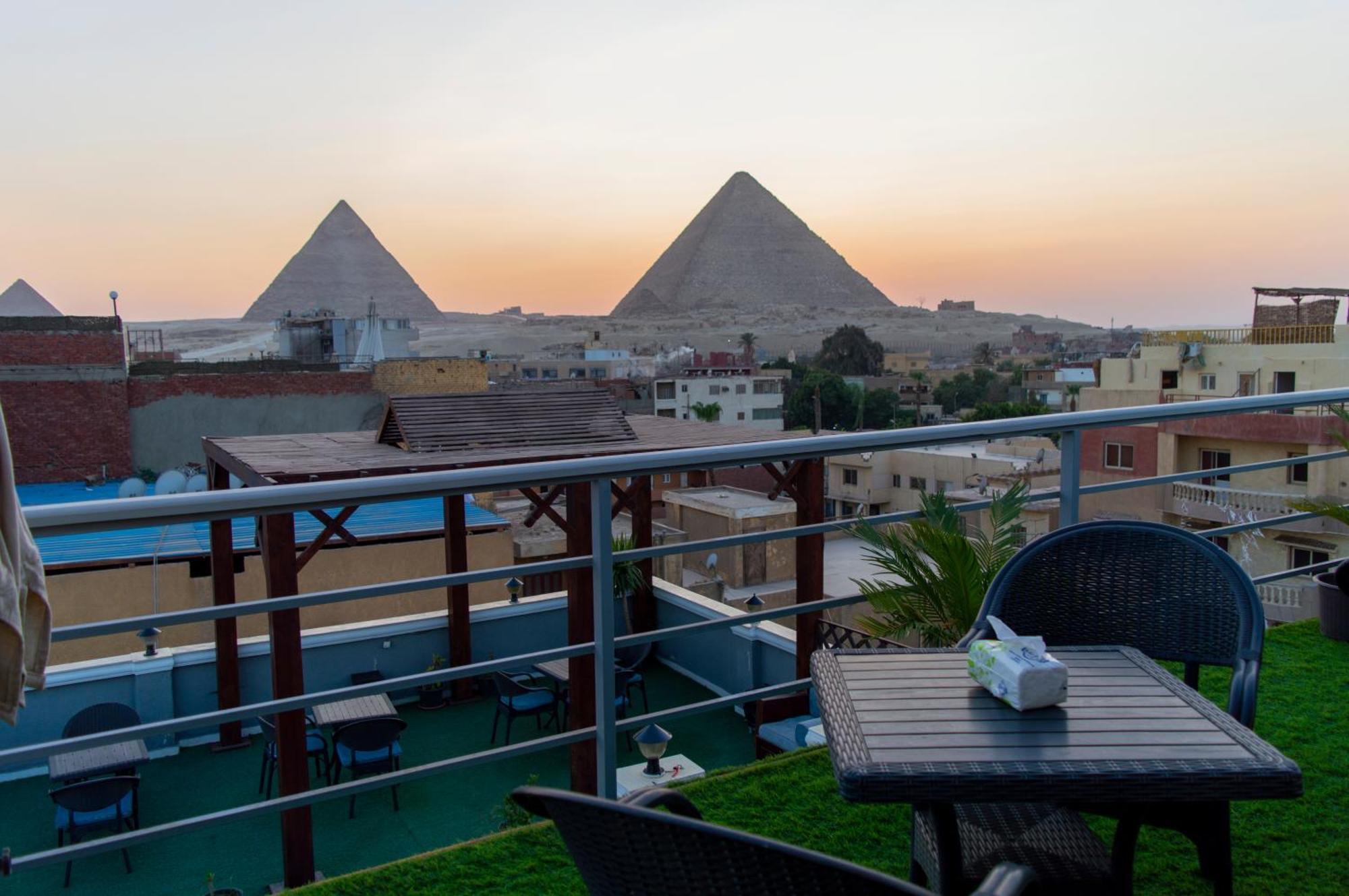 The Pyramids Gate Inn Kafrat al Jabal Exterior photo