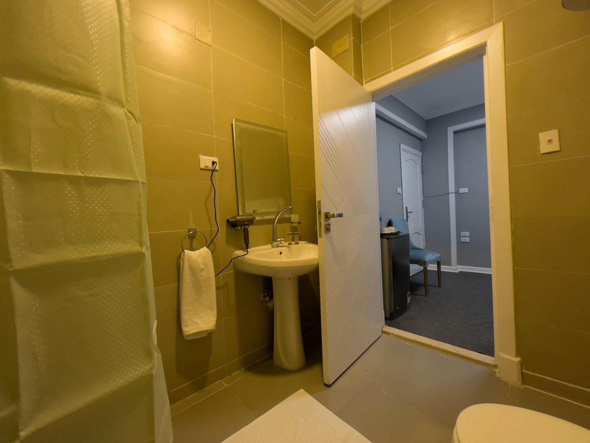 The Pyramids Gate Inn Kafrat al Jabal Exterior photo